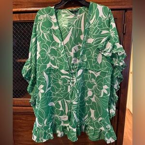 Club Z collection Green and White Floral Top size Medium